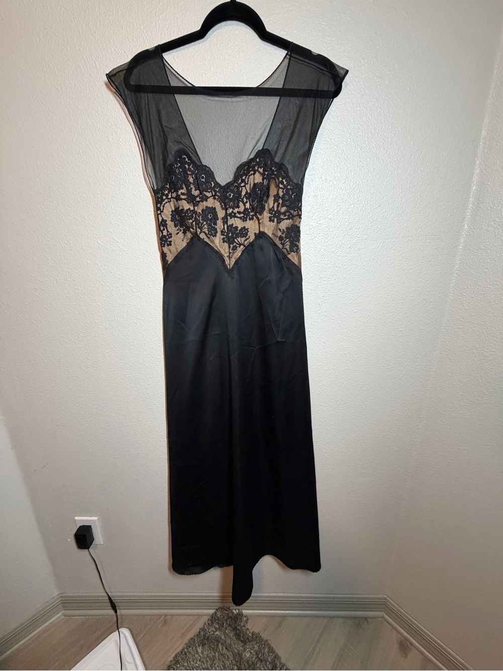 Victoria's Secret Gold Label 1990s Small Long slip gown black lace VINTAGE Y2K